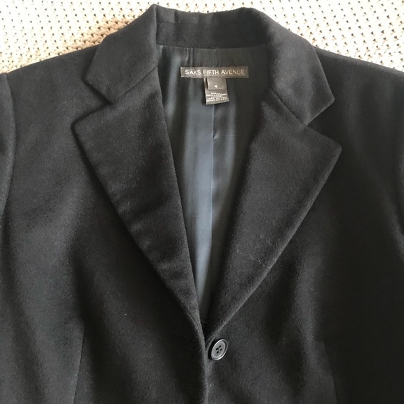 Saks Cashmere navy 3 button blazer size 4 like new - Picture 2 of 7